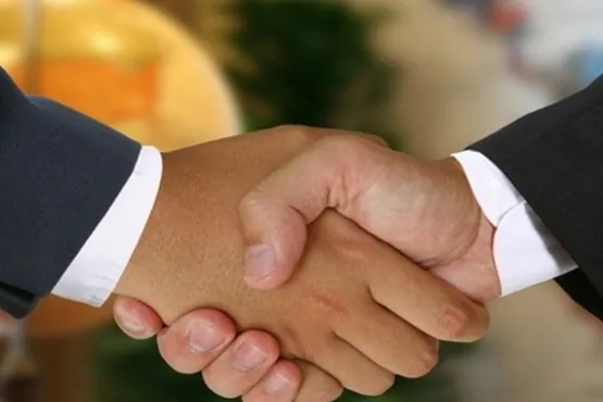 Successful business relationship and customer confidence